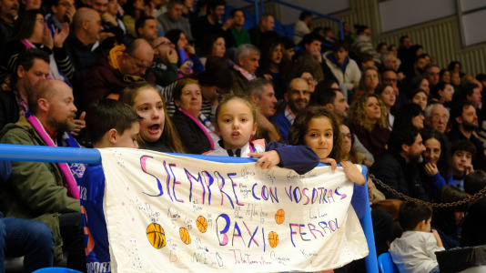 Pabellón A Malata baloncesto Baxi contra IDK Euskotren
