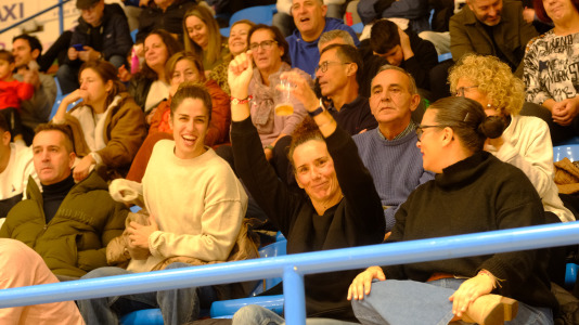 Pabellón A Malata baloncesto Baxi contra IDK Euskotren