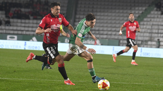 Fútbol. Racing contra Mérida