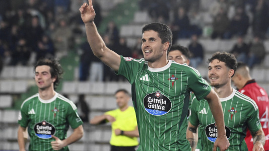 Fútbol. Racing contra Mérida