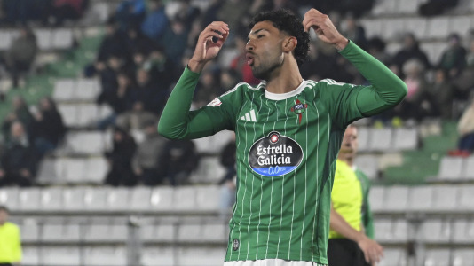 Fútbol. Racing contra Mérida