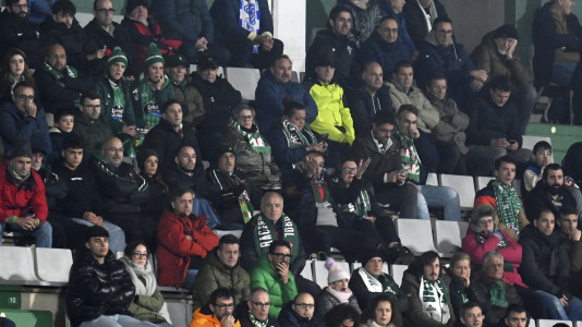 Fútbol. Racing contra Mérida