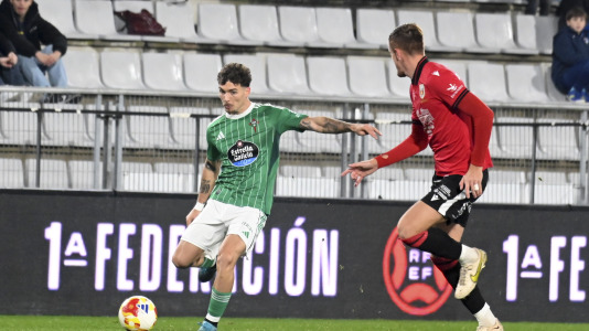 Fútbol. Racing contra Mérida