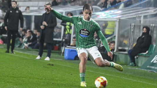 Fútbol. Racing contra Mérida