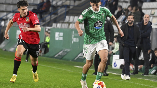 Fútbol. Racing contra Mérida
