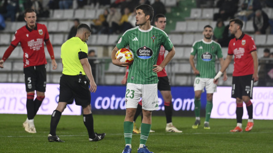 Fútbol. Racing contra Mérida