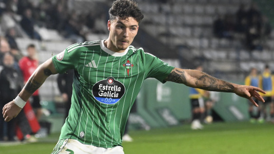 Fútbol. Racing contra Mérida