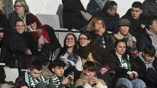 Fútbol. Racing contra Mérida