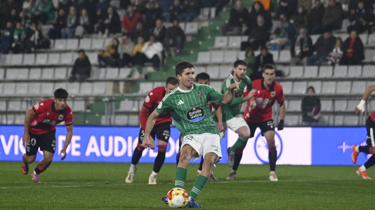 Fútbol. Racing contra Mérida