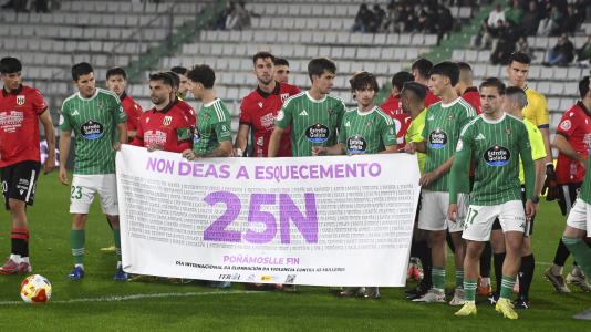 Fútbol. Racing contra Mérida