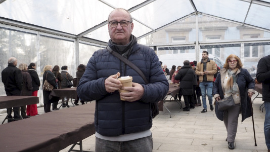 San Julián degustación arroz con leche en la plaza de Constitución
