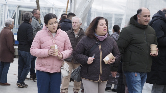 San Julián degustación arroz con leche en la plaza de Constitución