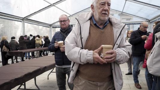 San Julián degustación arroz con leche en la plaza de Constitución