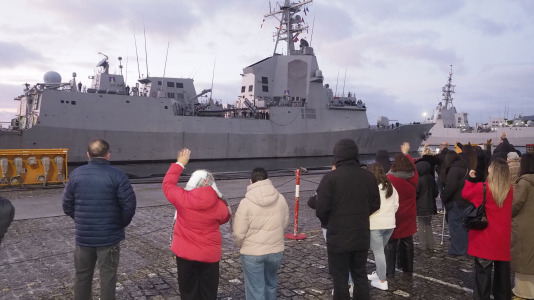 Partida de la fragata Juan de Borbón F-102