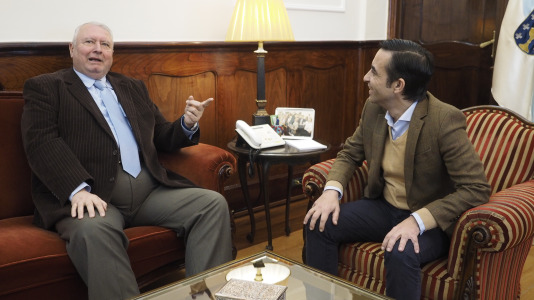 José Manuel Rey Varela  recibe ao novo capitán marítimo Ángel del Real Abella