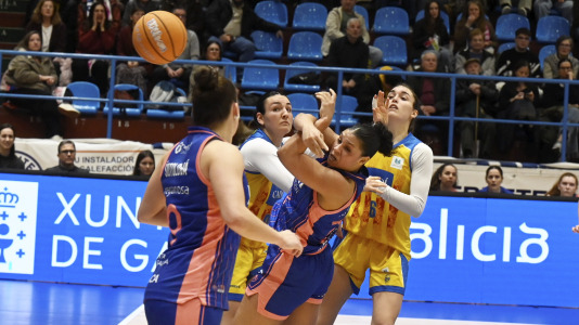 Baloncesto. Baxi Ferrol contra Cadí La Seu