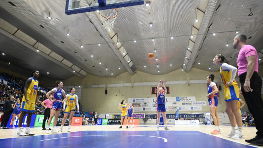 Baloncesto. Baxi Ferrol contra Cadí La Seu