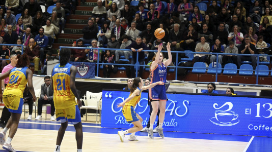 Baloncesto. Baxi Ferrol contra Cadí La Seu