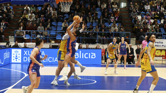 Baloncesto. Baxi Ferrol contra Cadí La Seu