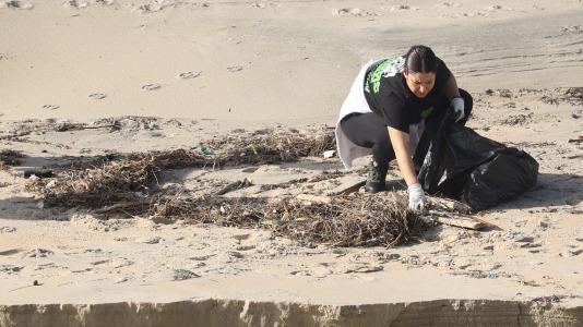 Limpieza playa de Doniños