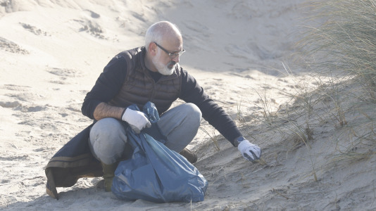 Limpieza playa de Doniños