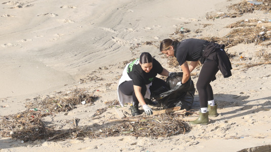 Limpieza playa de Doniños