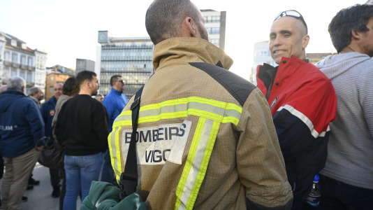 Concentración bomberos en Armas