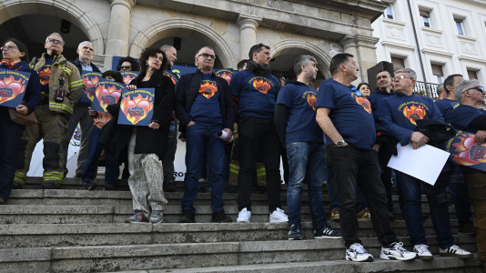 Concentración bomberos en Armas