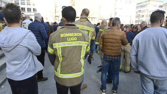 Concentración bomberos en Armas