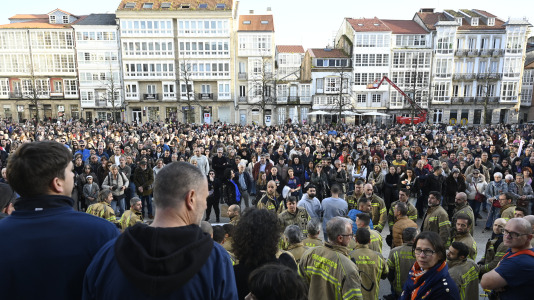 Concentración bomberos en Armas