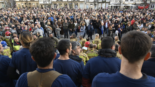 Concentración bomberos en Armas
