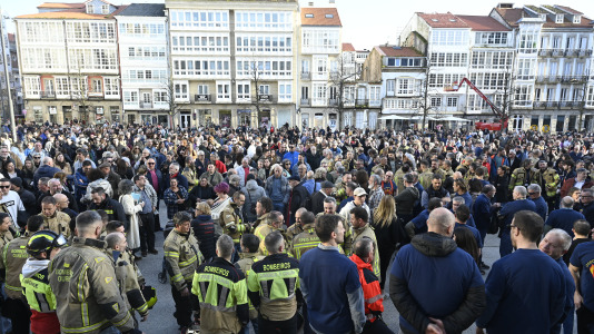 Concentración bomberos en Armas