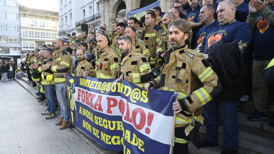 Concentración bomberos en Armas