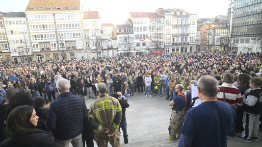 Concentración bomberos en Armas