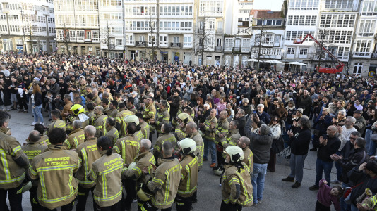 Concentración bomberos en Armas