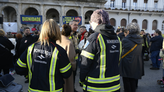 Concentración bomberos en Armas