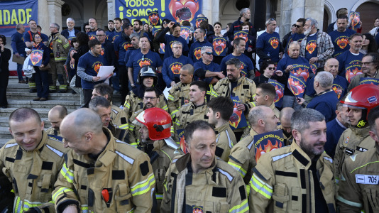 Concentración bomberos en Armas