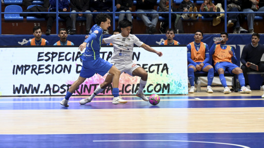 Fútbol sala. O Parrulo contra Valdepeñas