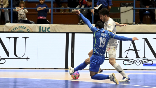 Fútbol sala. O Parrulo contra Valdepeñas