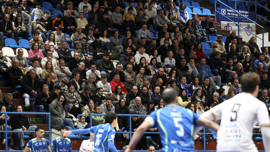 Fútbol sala. O Parrulo contra Valdepeñas