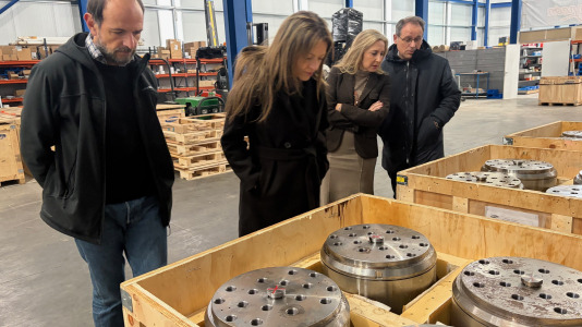 Visita de la delegada territorial a la empresa pontesa