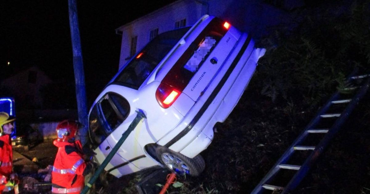 Excarcelado y evacuado al CHUF tras chocar con un muro y un poste en ...