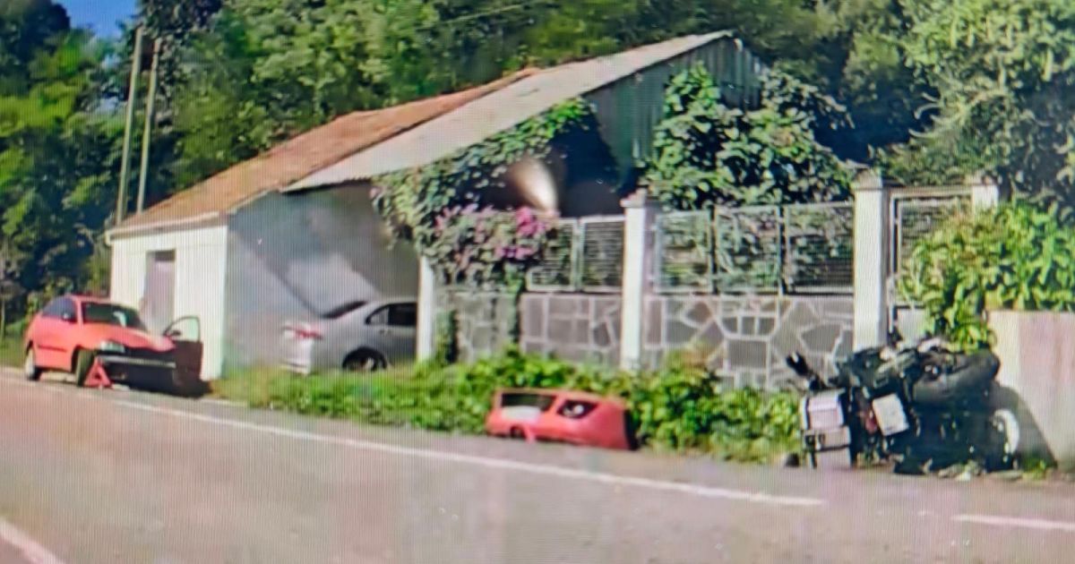 Un motorista herido al chocar de frente con un coche en Neda