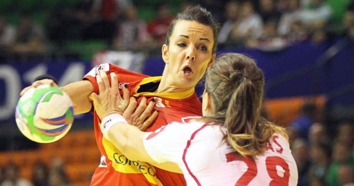 España alimenta el optimismo con una convincente victoria en el debut